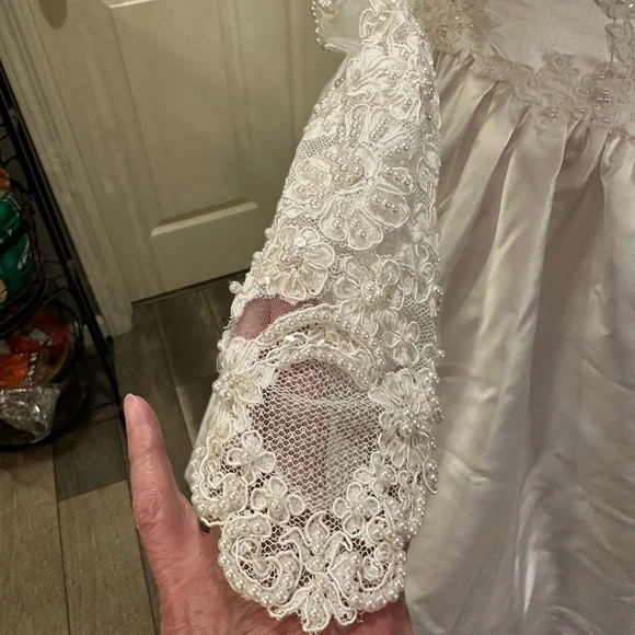 Alfred Angelo  Lace Vintage Bridal Gown - Picture 14 of 16